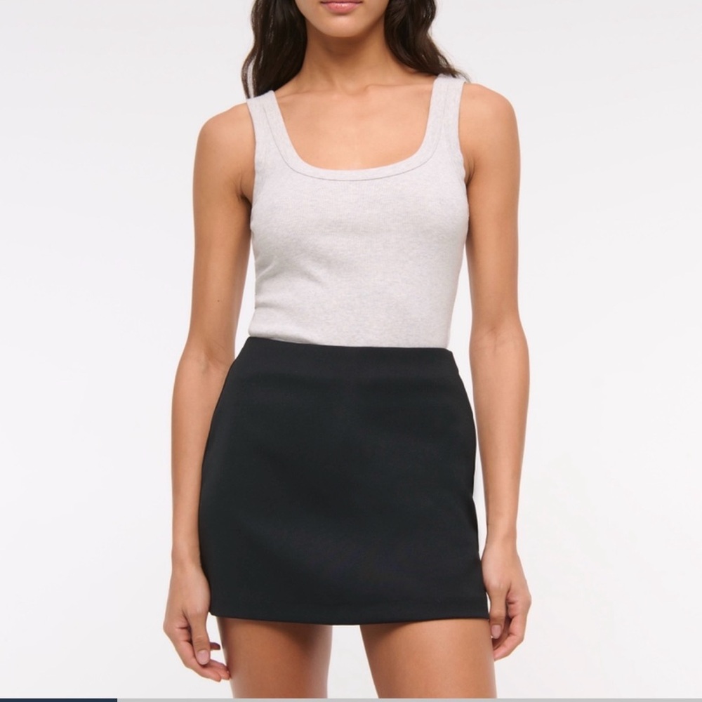 A&F Scarlett Mini Skort